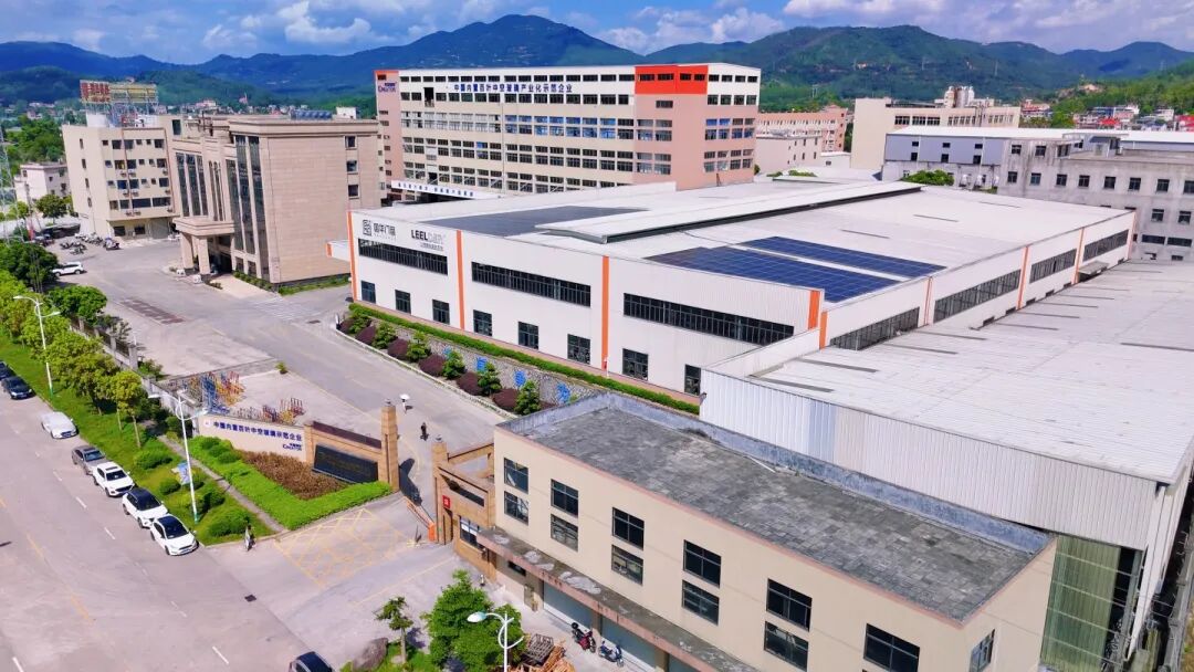 Guohua Doors & Windows et Penghao Glass unissent leurs forces pour créer un nouveau chapitre dans le domaine des portes et fenêtres haut de gamme